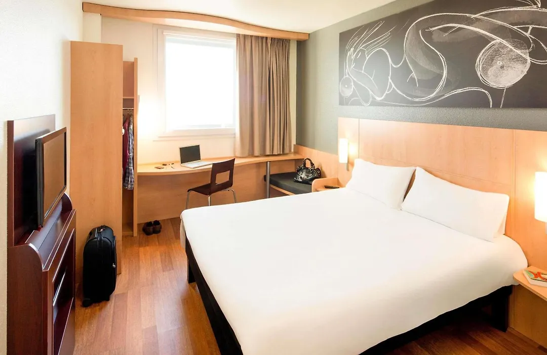 Ibis Barcelona Meridiana-1
