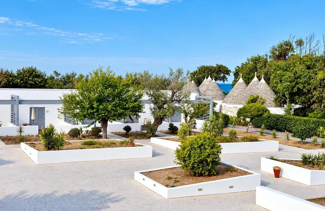 Baia Sangiorgio Hotel & Beach Club-1