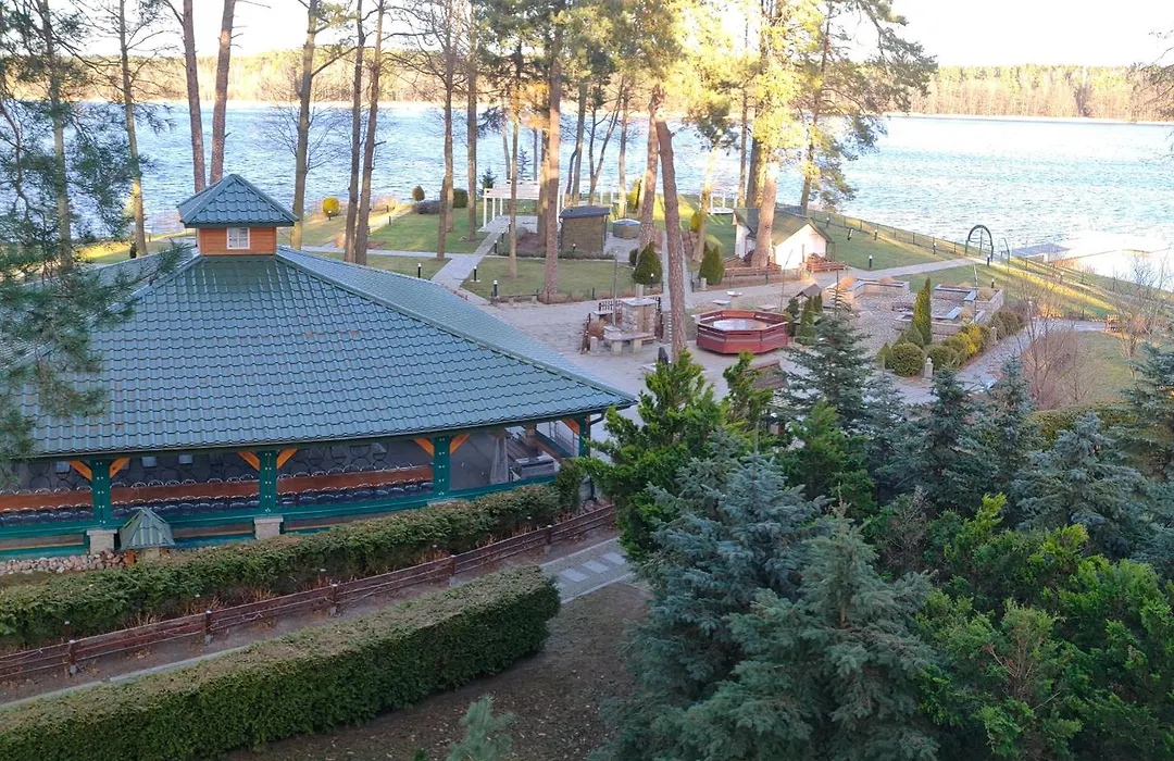 Oficerski Yacht Club Pacyfic-1