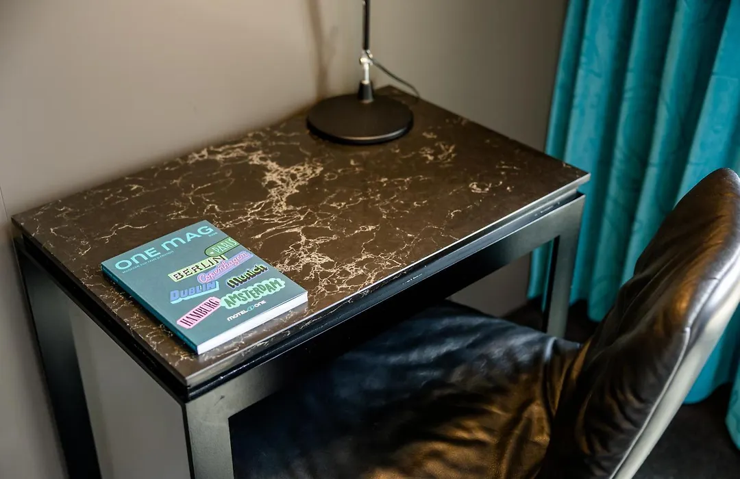 Motel One Frankfurt-Roemer-1