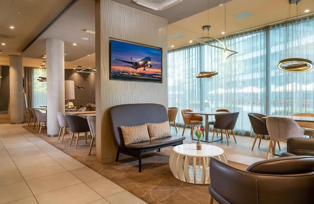 Hampton By Hilton Frankfurt Airport-1