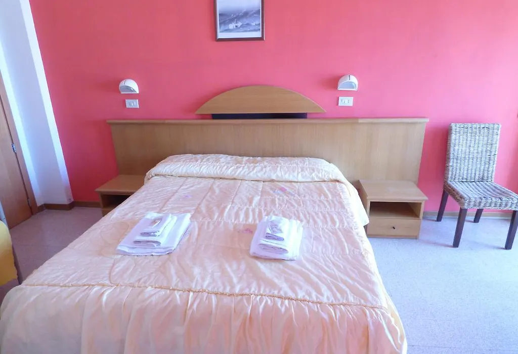Consul Hotel-1