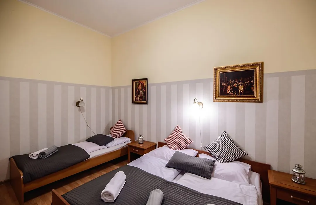 Golden Lion Guest Rooms Szewska 19-1