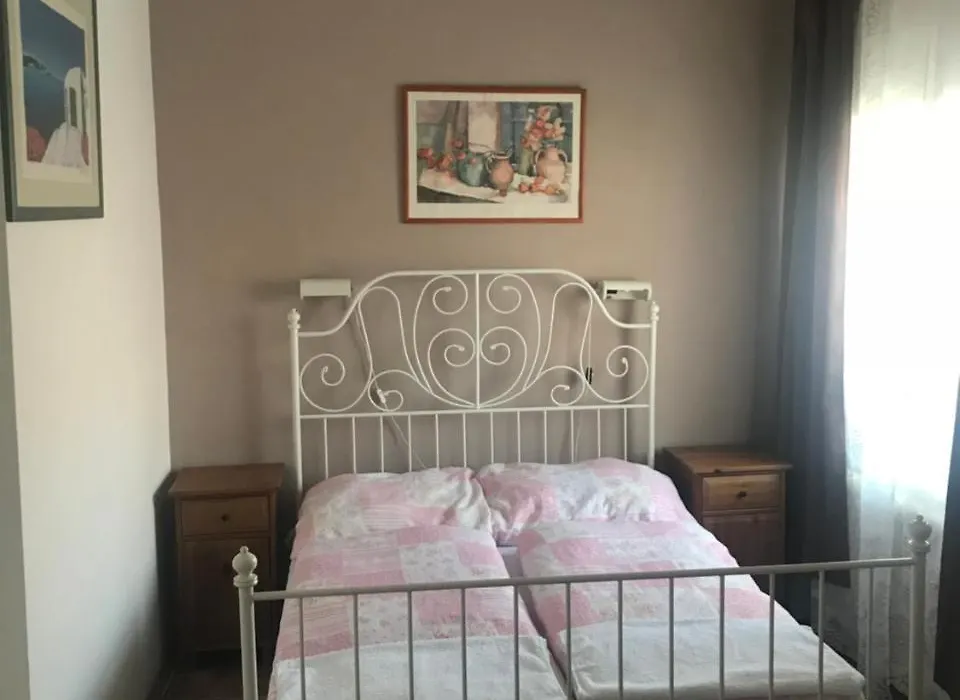 Kis Gellert Guesthouse-1