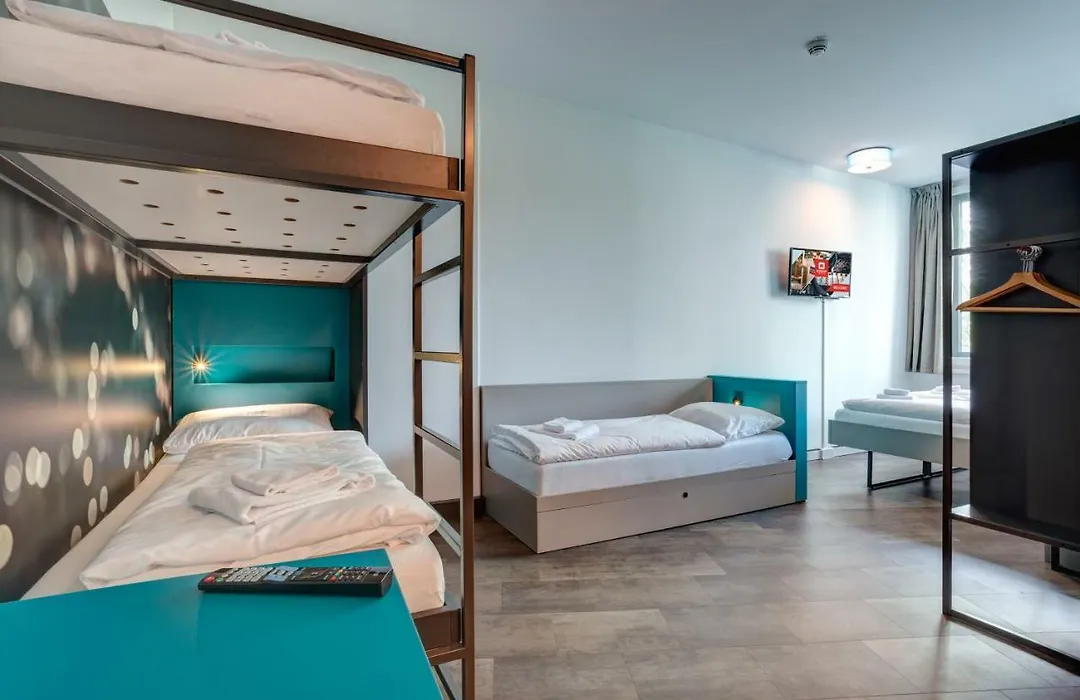 Meininger Hotel Muenchen Olympiapark-1