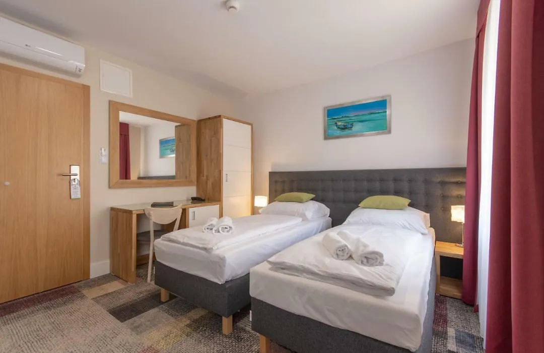 Marina Pallatium Premium Floor-1
