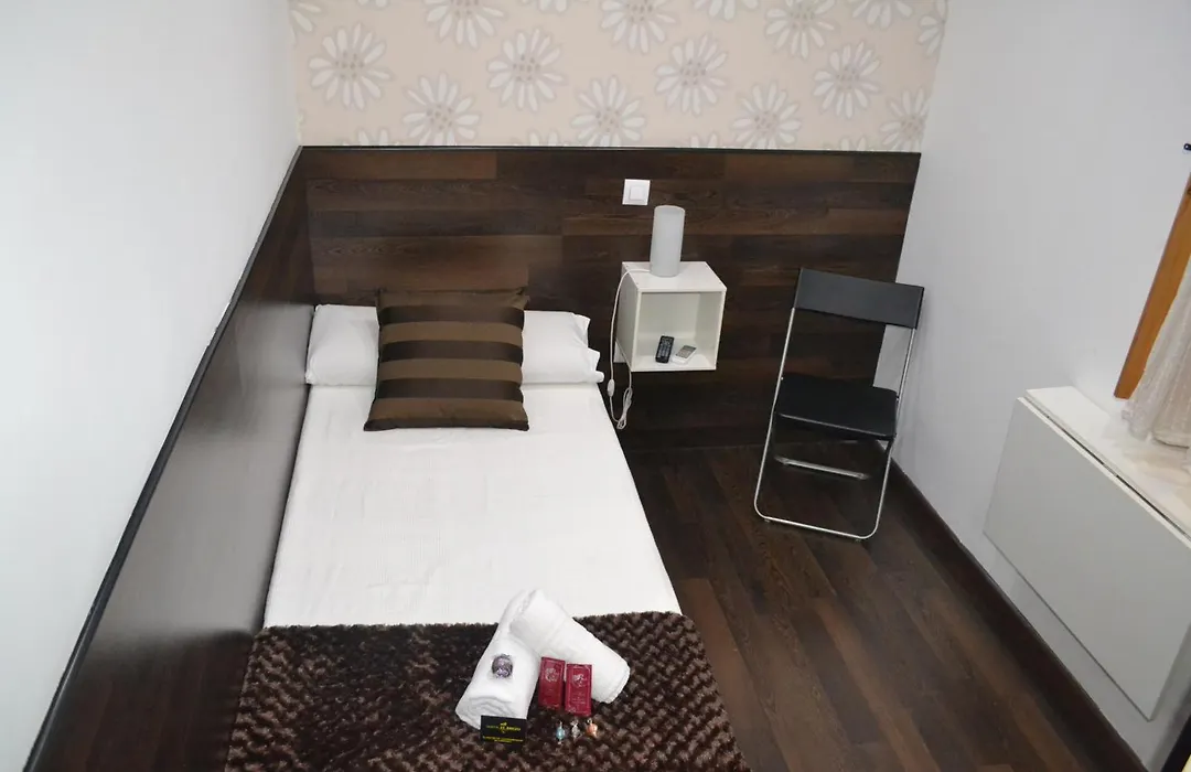 Hostal El Brezo-1