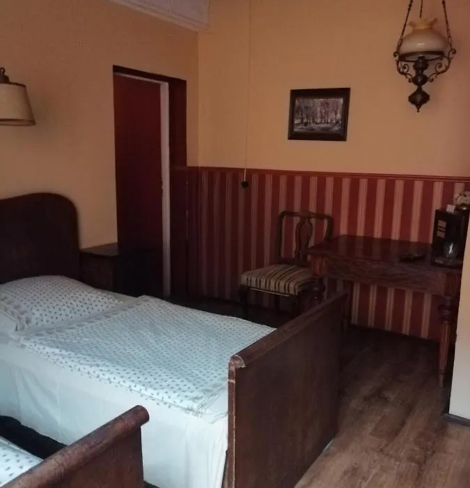 Zajazd pod Różą-1