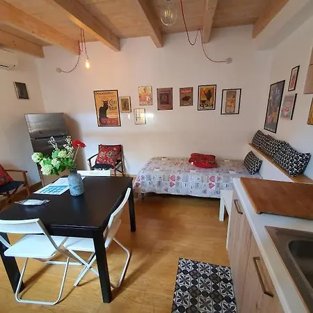 Arco Della Neve Guest House-3