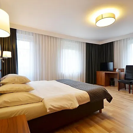 Poduszka Villa Grace - wypoczynek bez dzieci-3