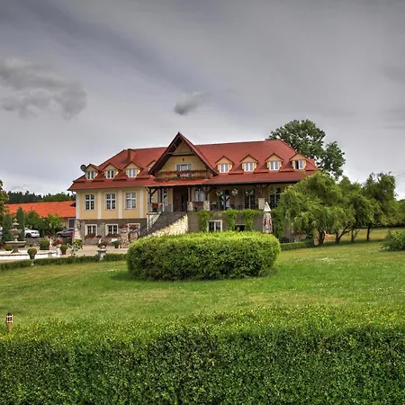 Zespół Pałacowo-Parkowy Bądzów-2