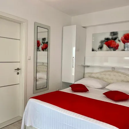 Luxury Studio Apartment Marinovic-3