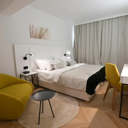 Aparthotel Milenij-3