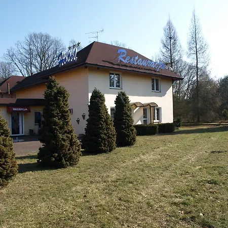 Hotel Pod Dębami-3