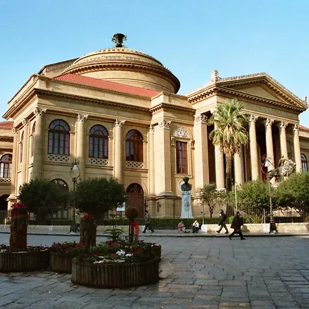 Garibaldi Rooms 29 - Piazza Marina A Palermo - In Pieno Centro.-2