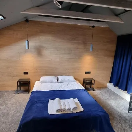 Central Hotel-2