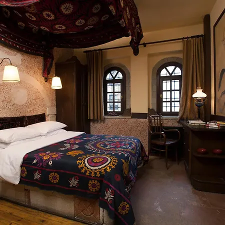 Hotel Empress Zoe-3