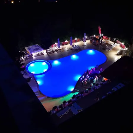 Tintyava Park Hotel (Adults Only)-3