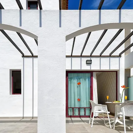 Broncemar Beach Suites-2