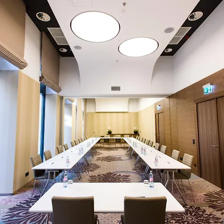 Hotel Moments Budapest By Continental Group-3