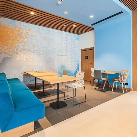 Hampton By Hilton Warsaw Reduta-3