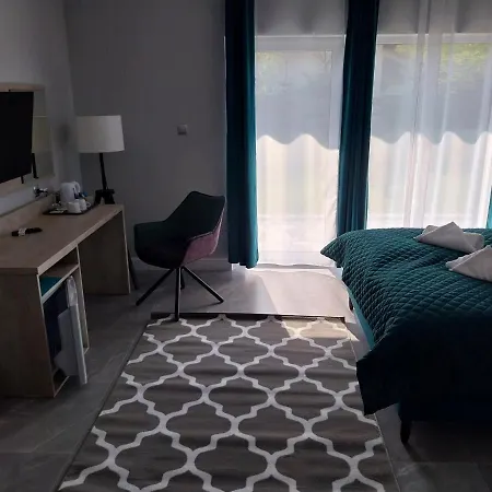 VILLA EDEN USTKA- CENISZ SOBIE CISZĘ I BŁOGI SPOKÓJ, WYPOCZYNEK tylko DLA DOROSŁYCH, POKOJE Z BALKONAMI I TARASAMI,PARKING W CENIE !-2