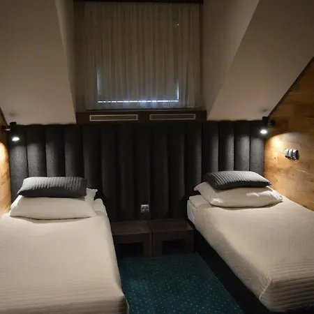 Dark Pub Hotelik-3