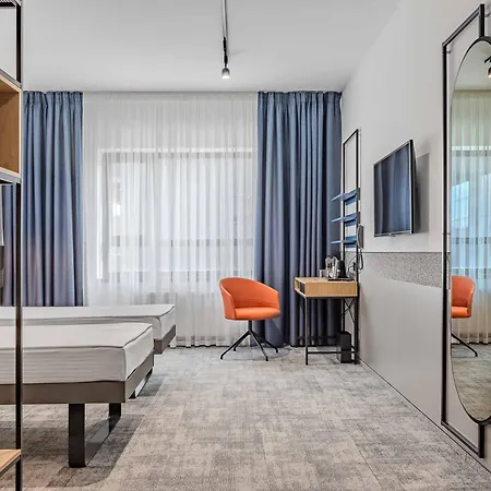 Iq Hotel-2