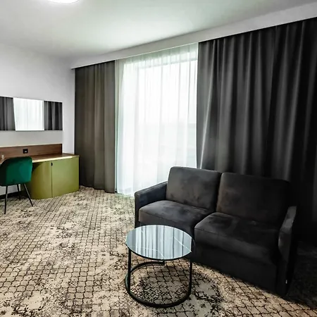 Restoria Hotel***-2