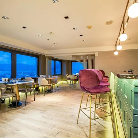 Doubletree By Hilton Izmir - Alsancak-3