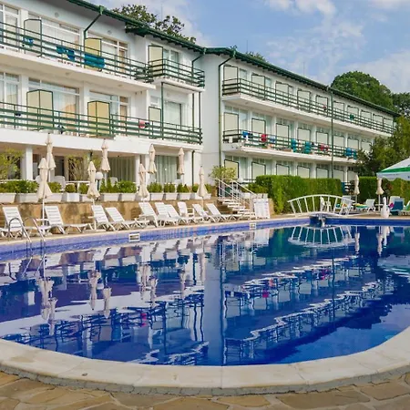 Kini Park Hotel All Inclusive & Free Parking-3