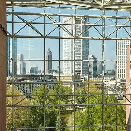 Hilton Frankfurt City Centre-3