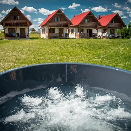KALINOWY SAD DOMKI z JACUZZI i SAUNĄ-3