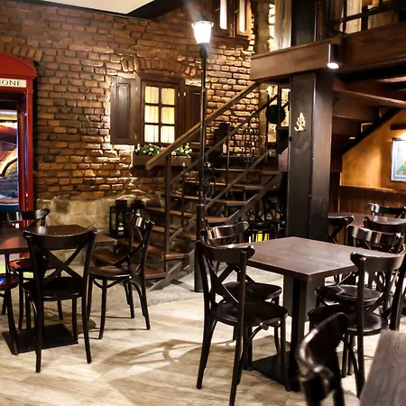 Dark Pub Hotelik-2