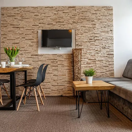MAX Apartamenty - Pokoje - Domki - Restauracja - Basen-2