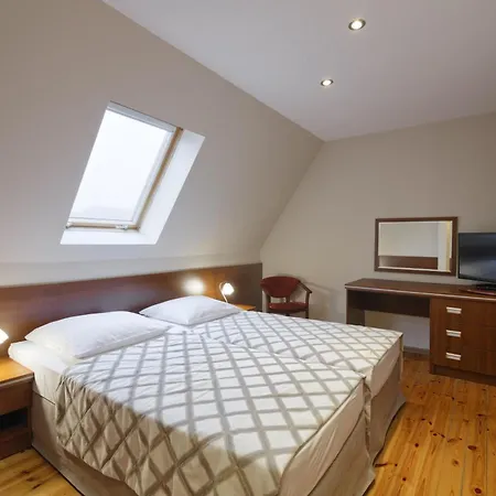 Pensjonat Tadeusz i Apartamenty w Darłówku-2