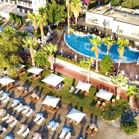 Costa 3S Beach Hotel-3