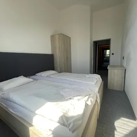 Hotel Stadion Hradec Kralove-3
