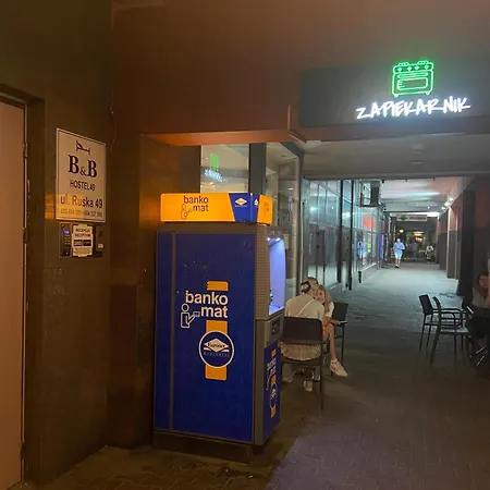 B&B Hostel 49-3