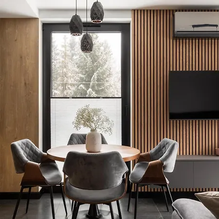 Cyrhla Apartamenty - Sauna, Playroom, Free Parking & Wifi-2