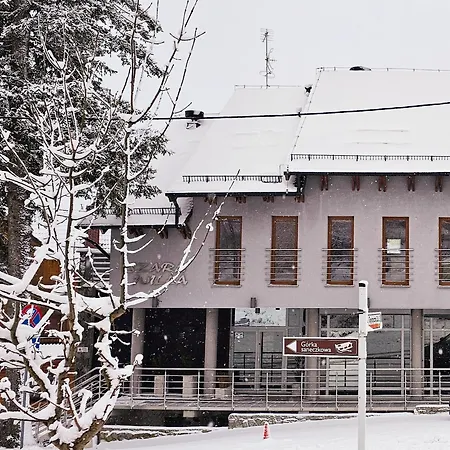 Szara Willa tuż przy wyciągu na Szrenicę-2