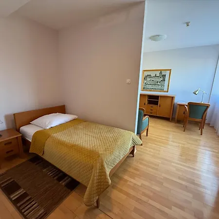 Hotel Uniwersytecki-2