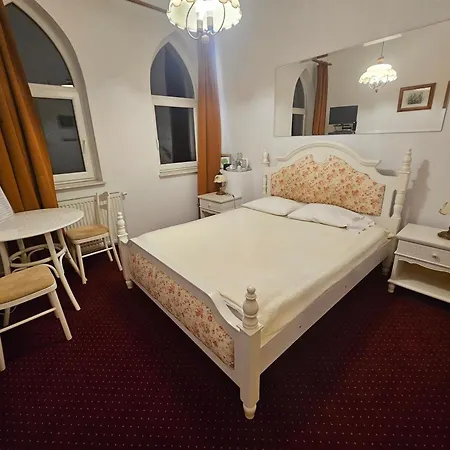 Zamek Camelot-2