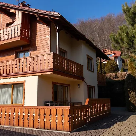 Willa i Wzgórze Jerrego Apartamenty i pokoje z widokiem na góry-3