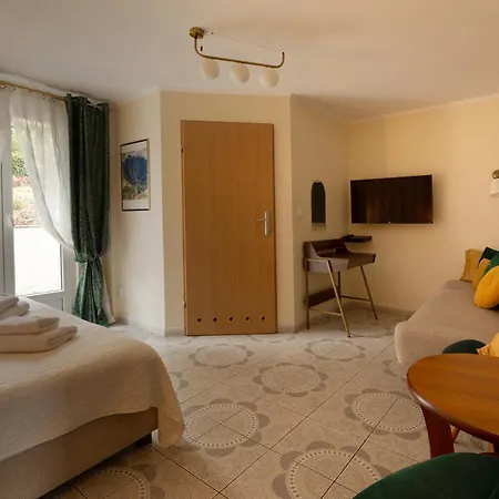 APARTAMENTY VILLA PIGMALION - sauna, jacuzzi, parking, ogród-3
