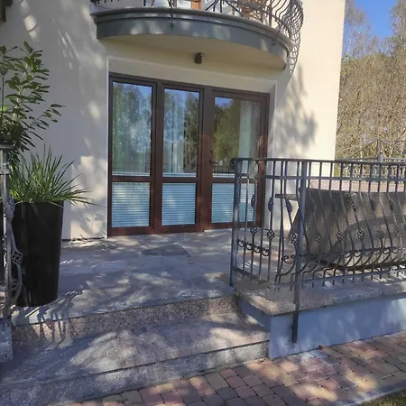 Karla, apartamenty i pokoje w Dębkach-2