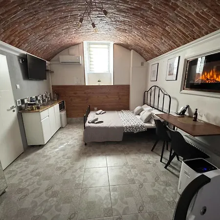Underground Jacuzzi Rooms-3