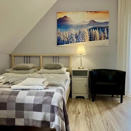 POKOJE GOŚCINNE Złote Modrzewie-3