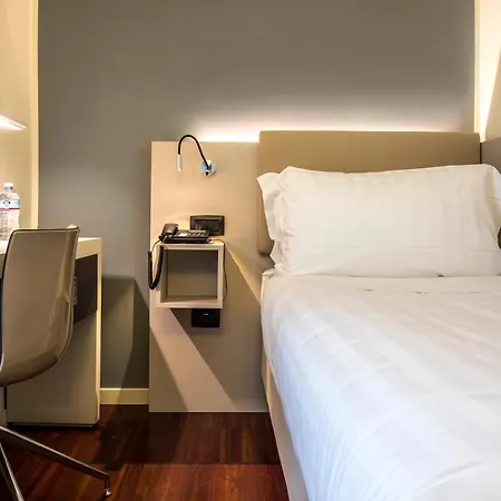 43 Station Hotel-2
