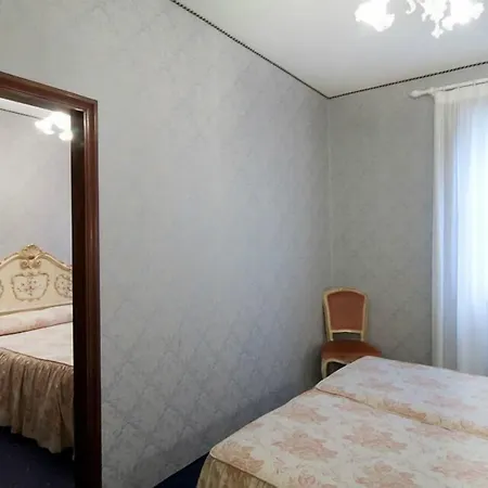 Hotel Diana-2